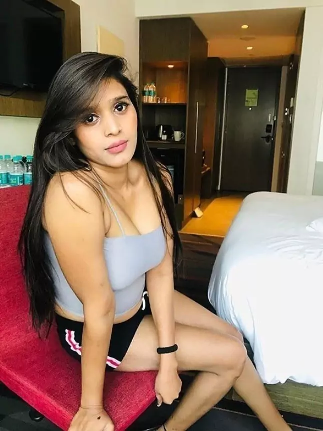 कॉल गर्ल्स सर्विस  त्रिप्पुनिथुरा